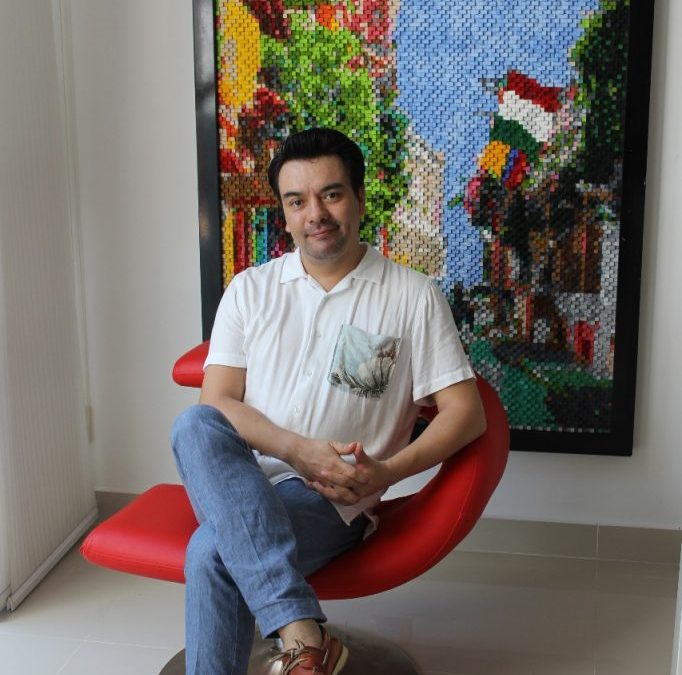 ANDRÉS LINARES-GUERRERO, gestor cultural, marchante de arte y experto en desarrollo empresarial creativo.
